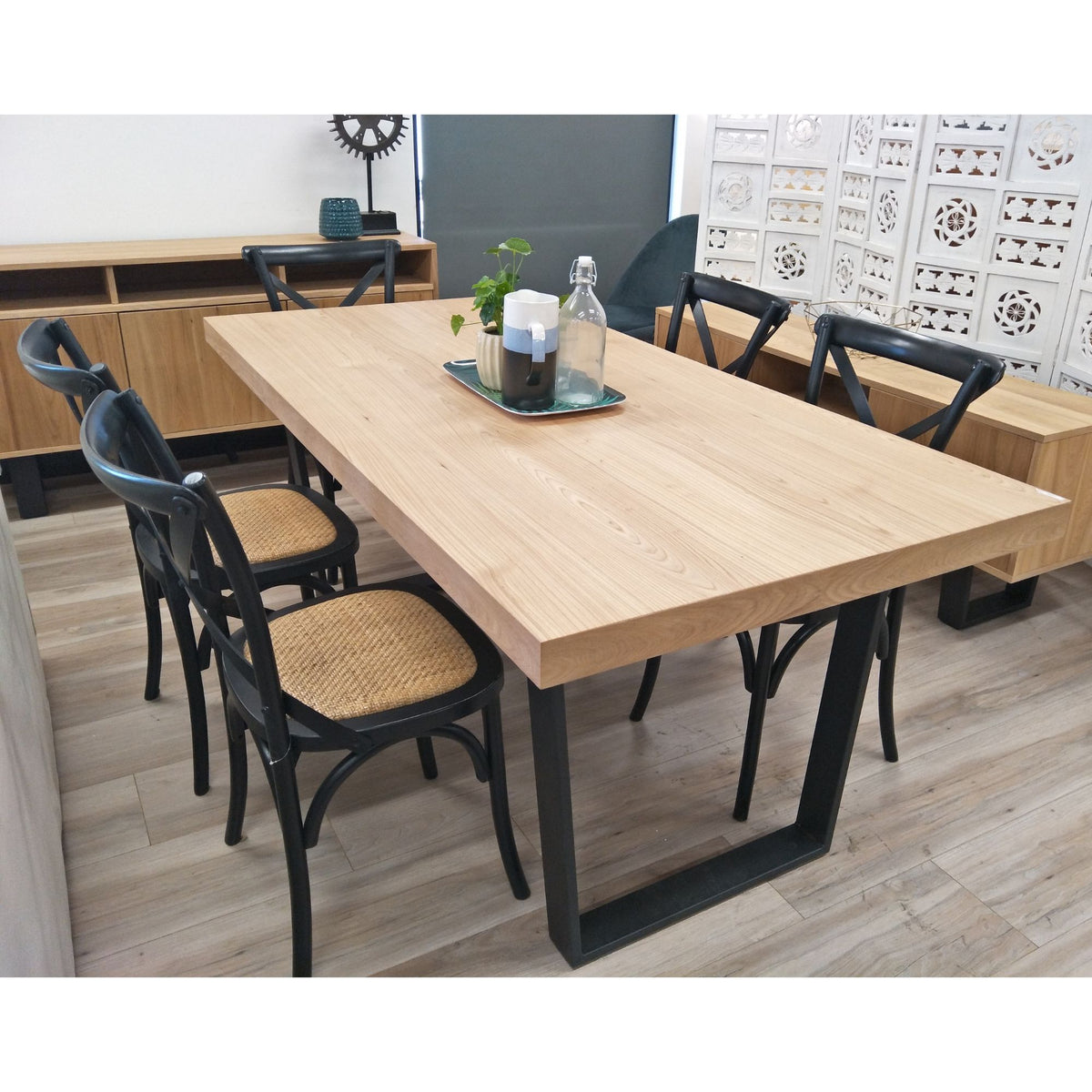 Petunia Metal Dining Table – Black